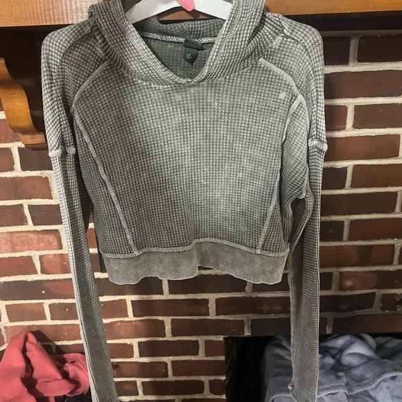 Sweater - Picture 1 of 2